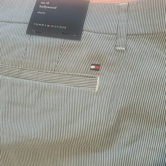 Short Tommy Hilfiger size 18 - Picture 2 of 2